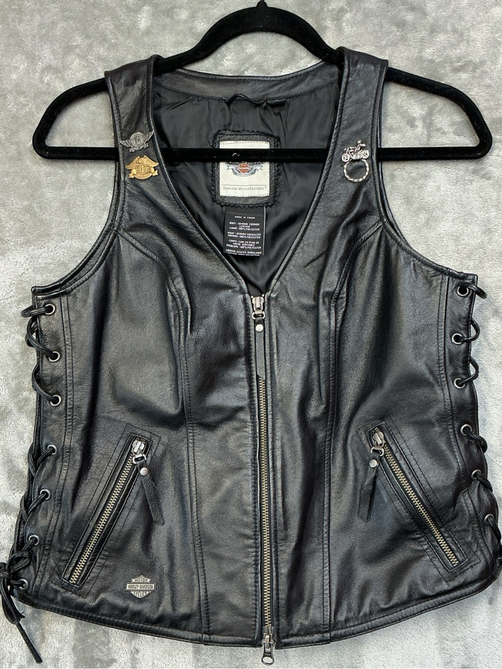 Harley Davidson cowhide Leather Vest w/ pins Women’s Medium Black laced sides